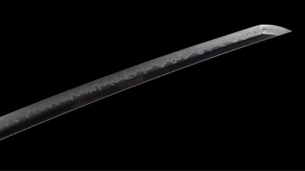 Katana SS279 – lame acier polie à la main, hamon choji et saya en ébène