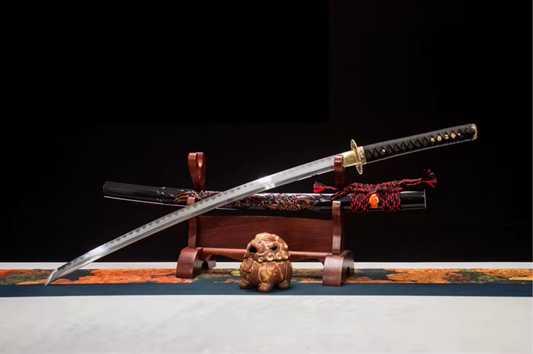 Katana 9505021 – Lame damassée, saya sculpté dragon et tsuba dorée