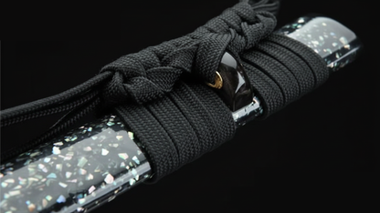 Katana Masamune SS303 — pièce de maître, acier trempé à l'argile, saya nacrée et monture noire — Atelier Kensei