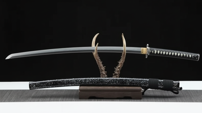Katana Masamune SS303 — pièce de maître, acier trempé à l'argile, saya nacrée et monture noire — Atelier Kensei