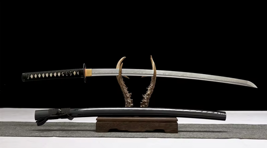 Katana Showhigh SS572 – Lame damas gravée à la main et tsuba ajourée