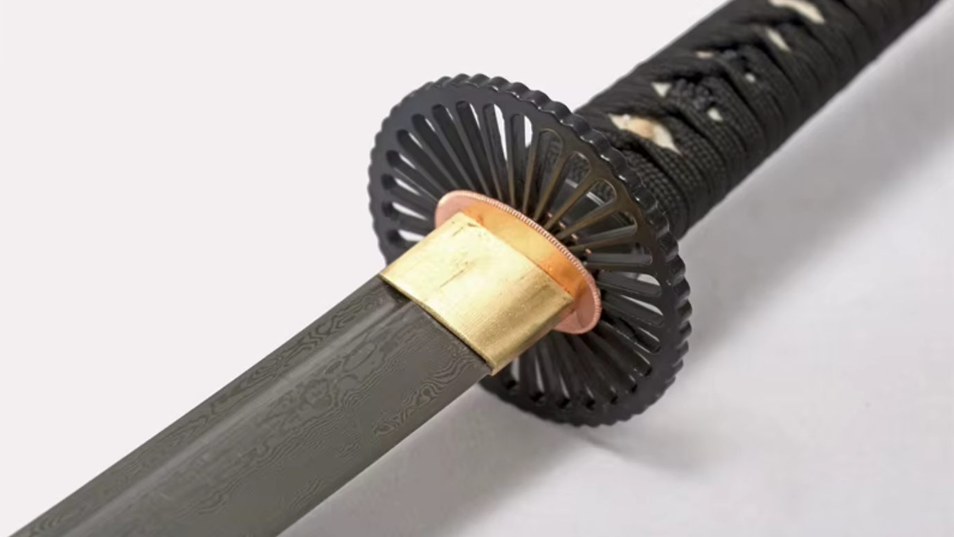 Katana Showhigh SS572 – Lame damas gravée à la main et tsuba ajourée