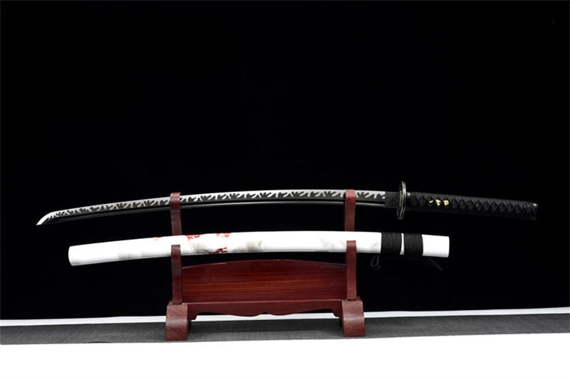 Katana Ryūka — Dragon rouge — Lame noire & ornements feu