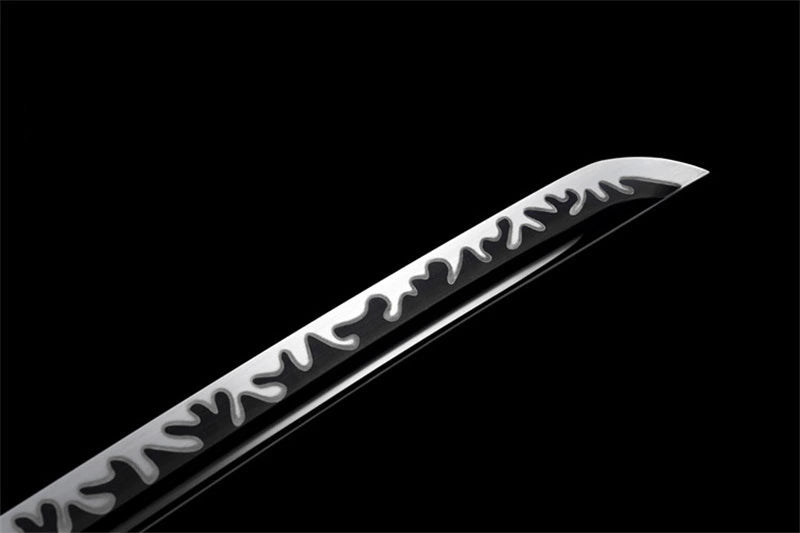 Katana Ryūka — Dragon rouge — Lame noire & ornements feu