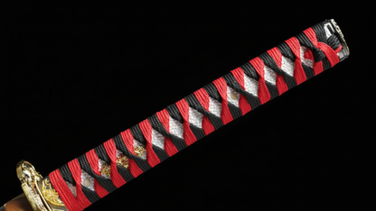 Katana Kuroryū SS537 — saya noire aux veinures dorées craquelées et hamon visible — Atelier Kensei