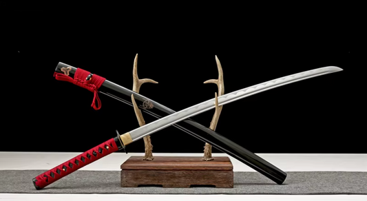 Katana Takeru — Tressage rouge profond — Saya noire & motif oni