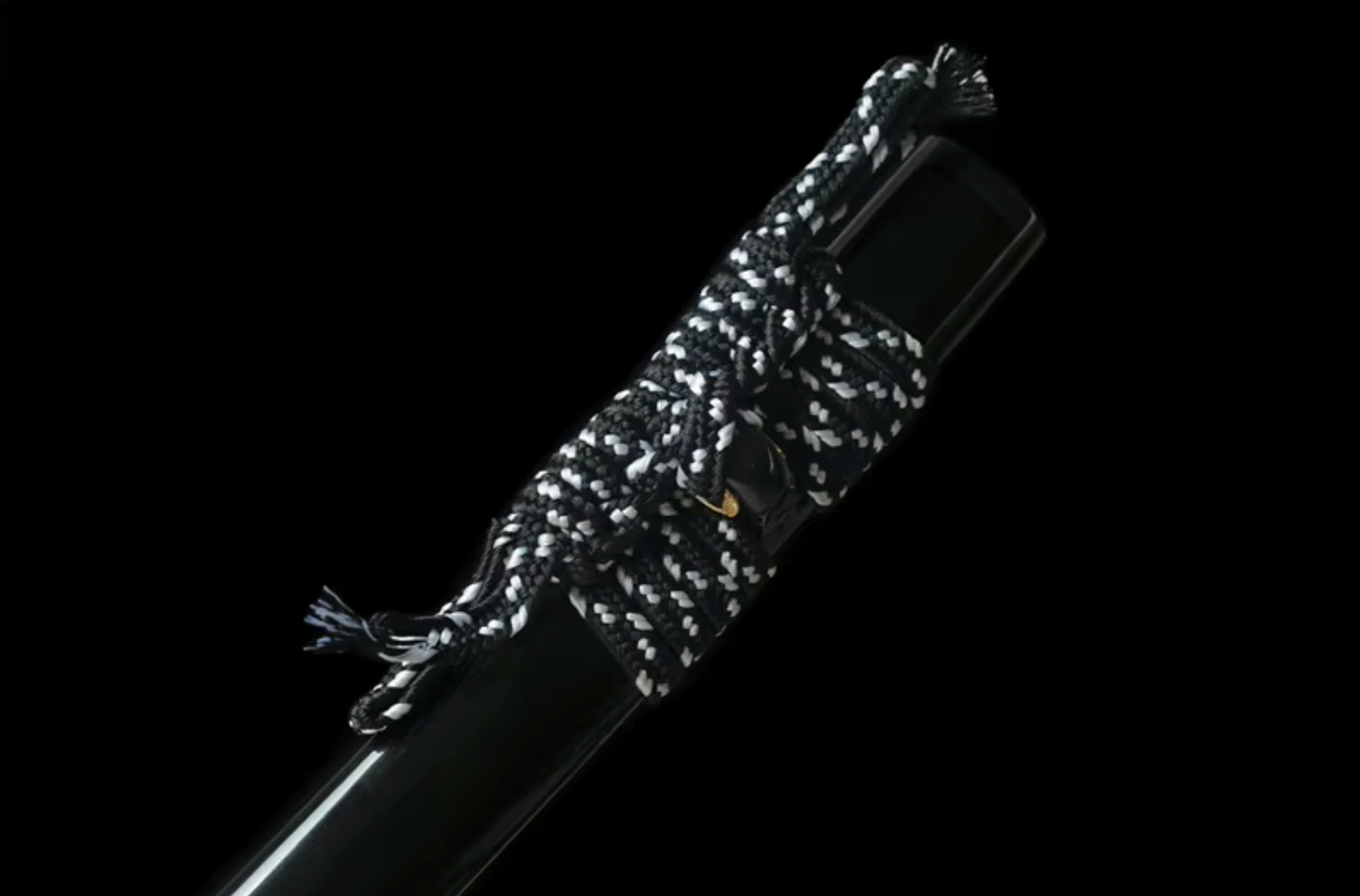 Katana Hanagin — Trempe argile — Saya gravée motifs floraux nacrés