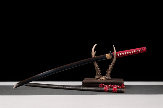Katana SS364 – Lame noire polie, saya en peau de raie véritable et tsuka rouge