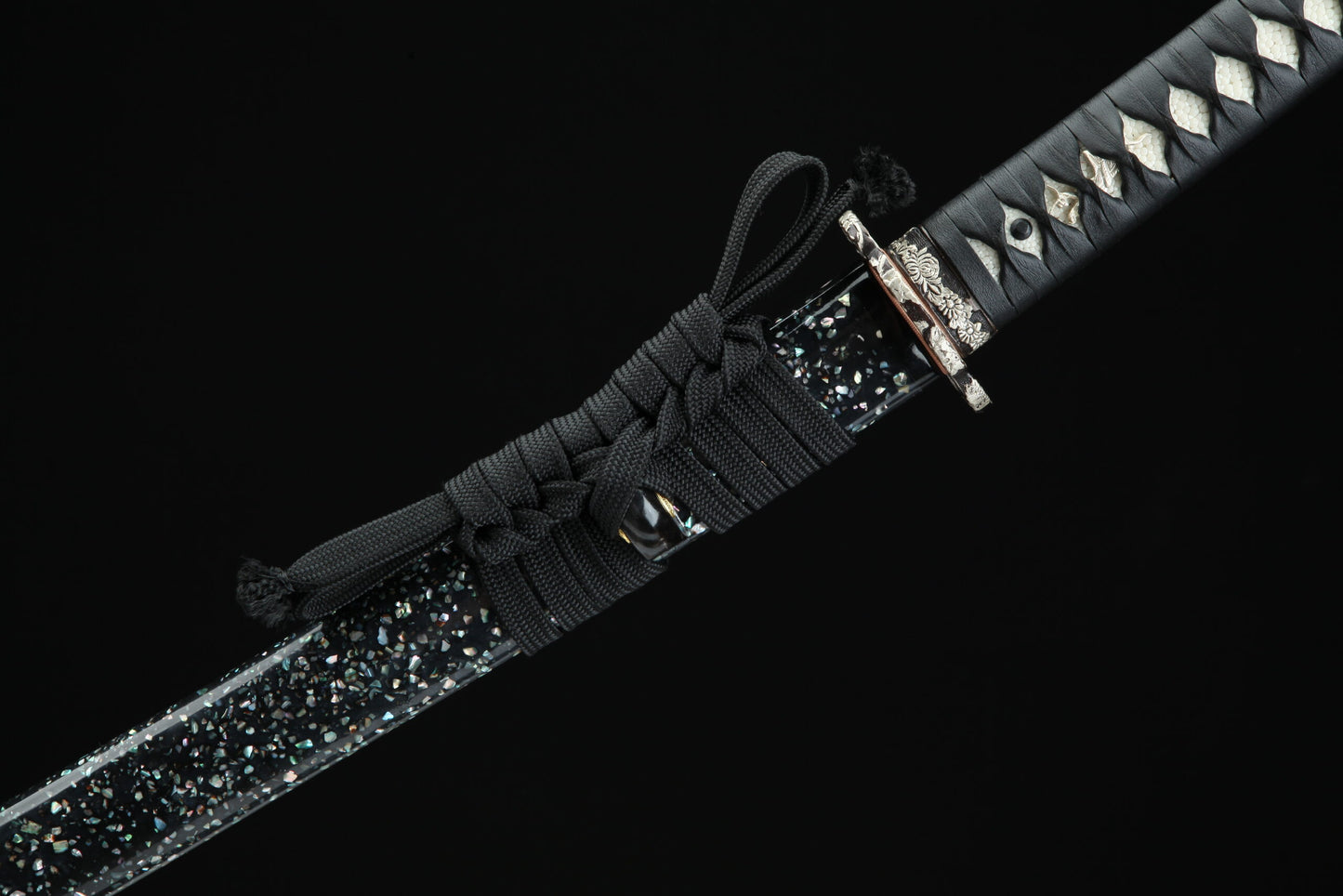 Katana Masamune — Katana de maître — Saya nacrée & monture noire d'exception