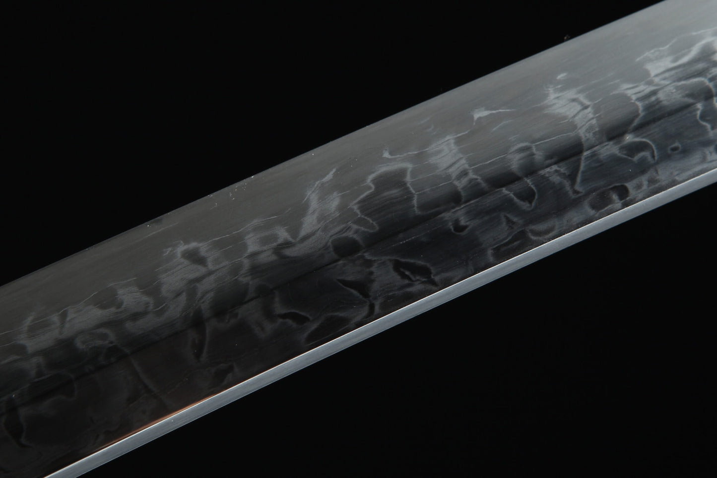 Katana Masamune — Katana de maître — Saya nacrée & monture noire d'exception