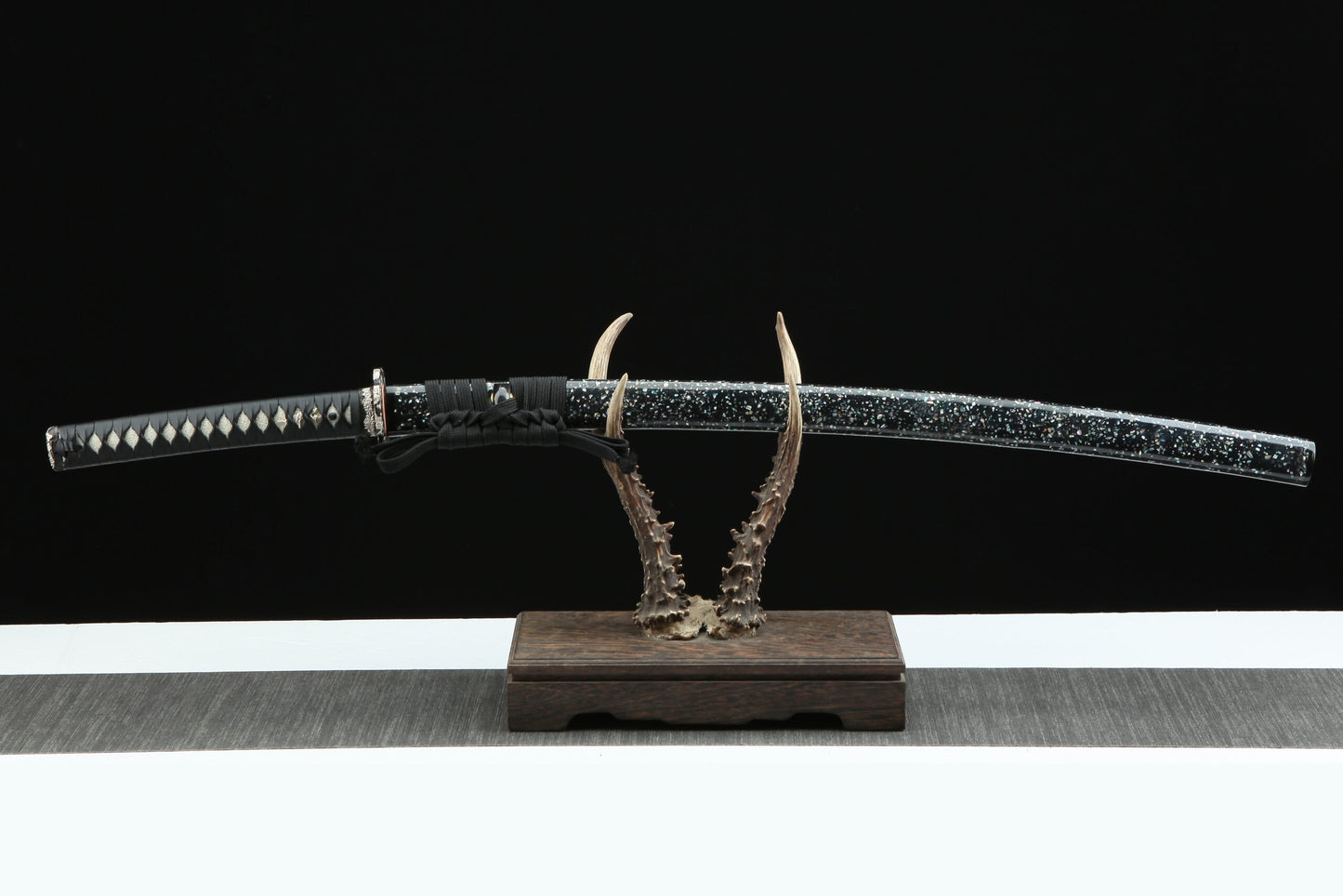 Katana Masamune — Katana de maître — Saya nacrée & monture noire d'exception