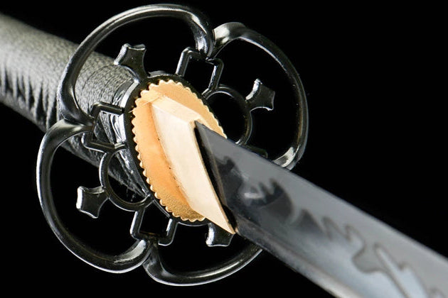 Katana Kaen — Hamon ornemental & forge artisanale