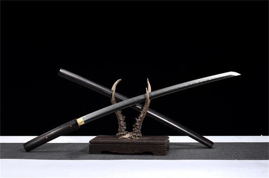 Katana Kuroki — Hamon choji — Saya en ébène massif